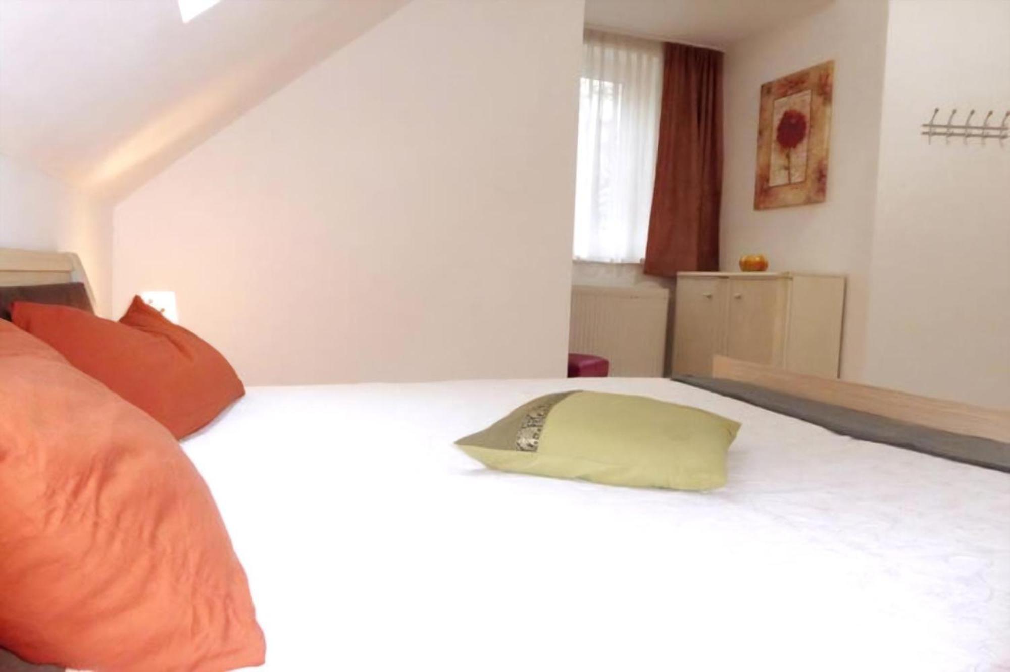 Wohung Mit Balkon Und Garten Nahe Stadtgrenze ブランケンフェルデ＝マーロウ エクステリア 写真