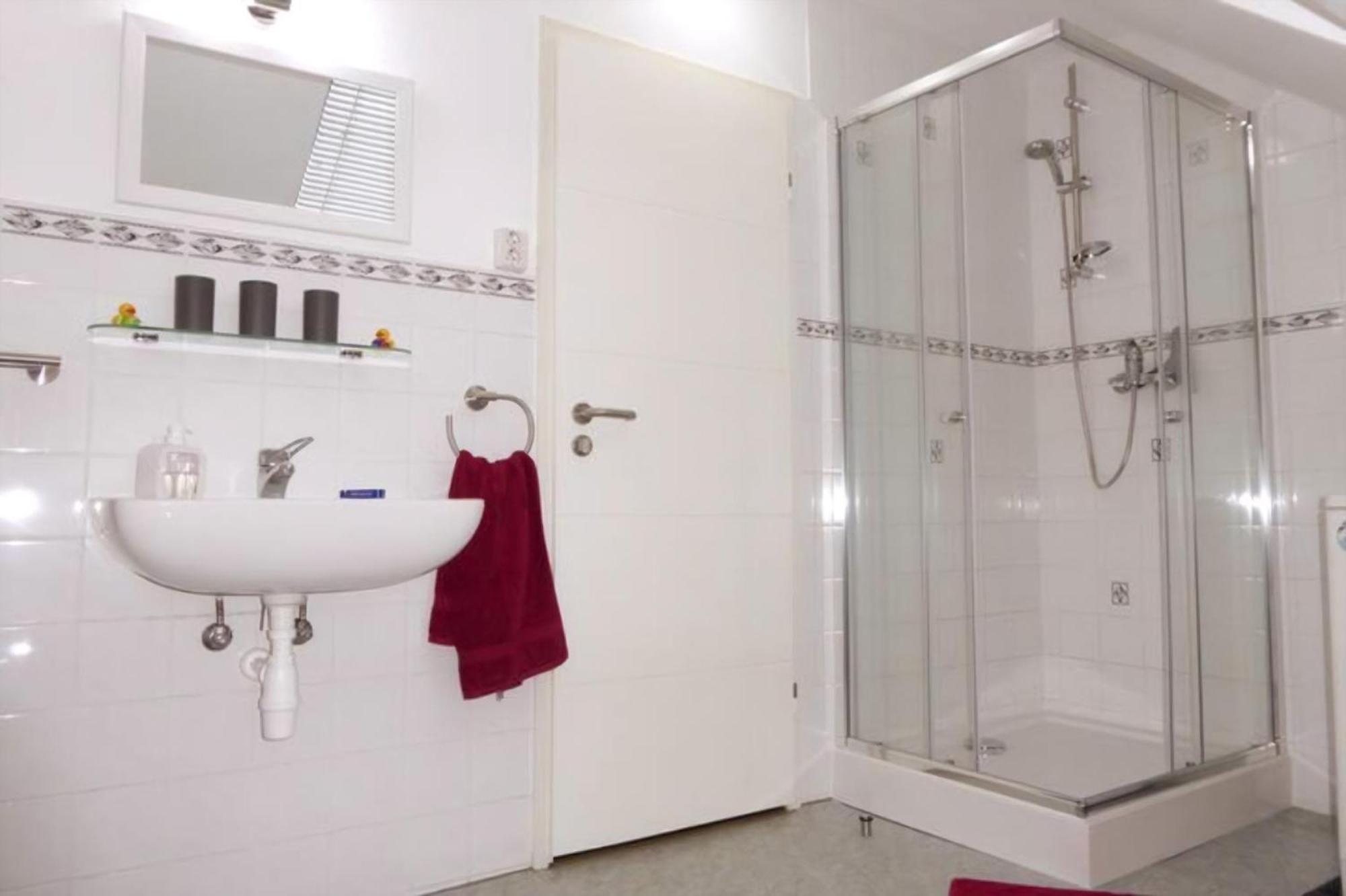 Wohung Mit Balkon Und Garten Nahe Stadtgrenze ブランケンフェルデ＝マーロウ エクステリア 写真