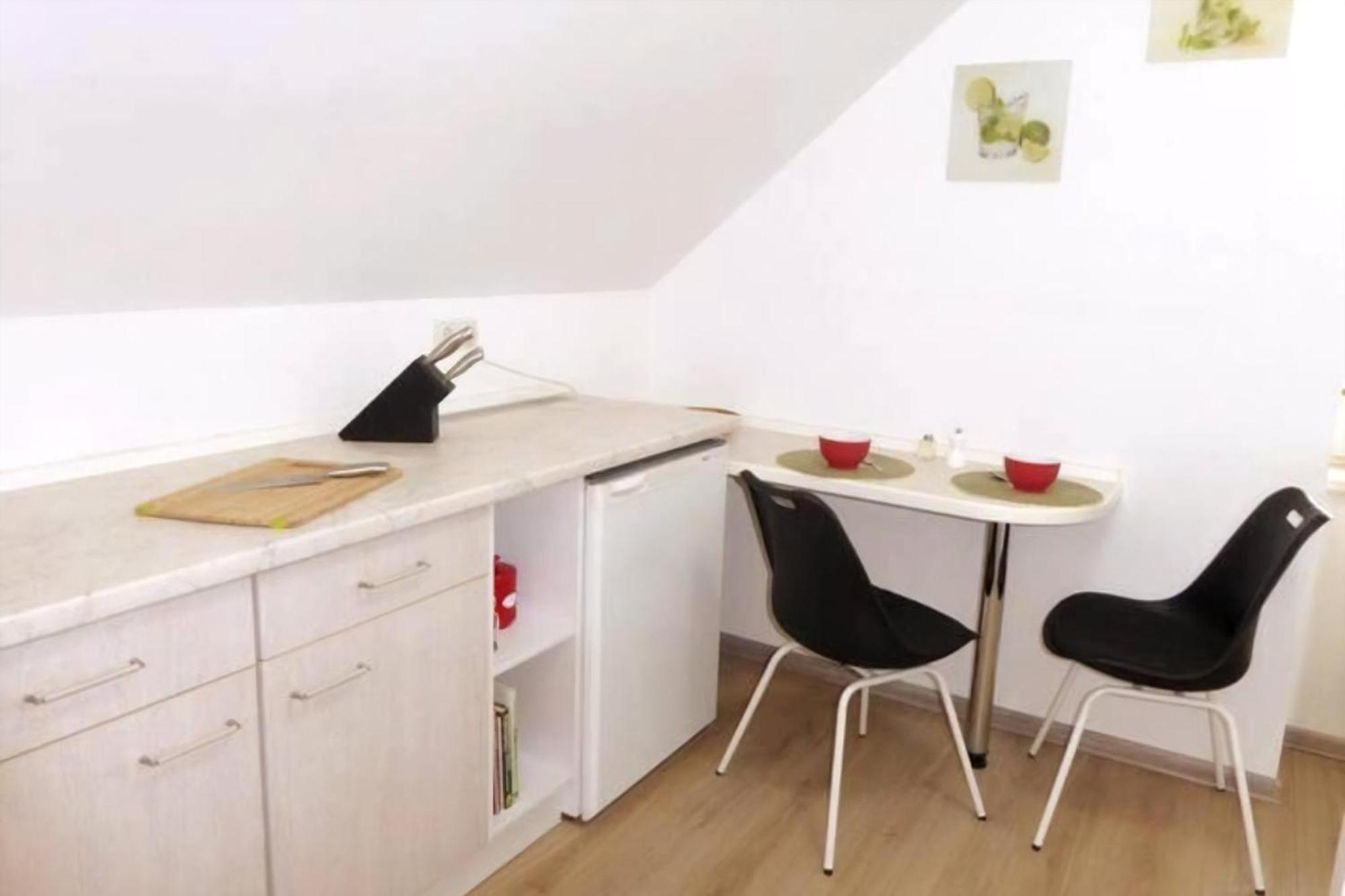 Wohung Mit Balkon Und Garten Nahe Stadtgrenze ブランケンフェルデ＝マーロウ エクステリア 写真