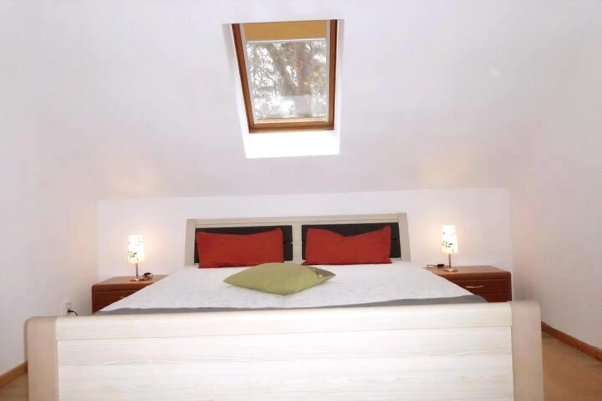 Wohung Mit Balkon Und Garten Nahe Stadtgrenze ブランケンフェルデ＝マーロウ エクステリア 写真